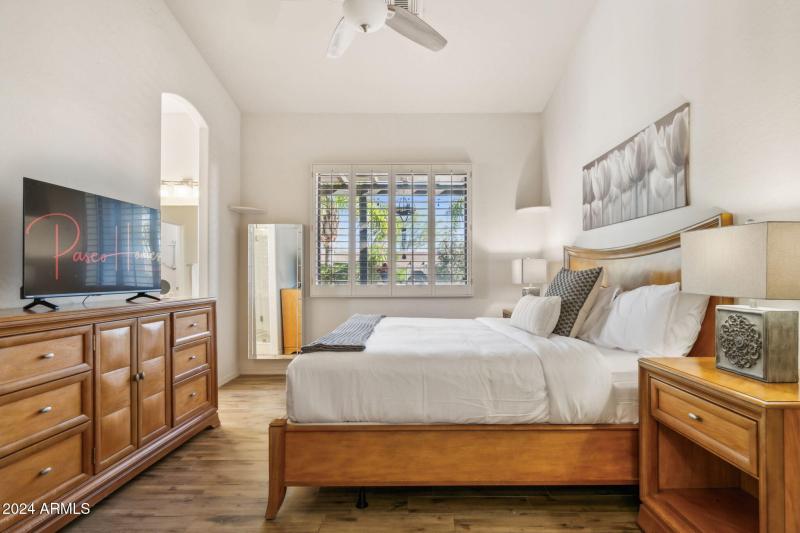 19-web-or-mls-27231-n-47th-st