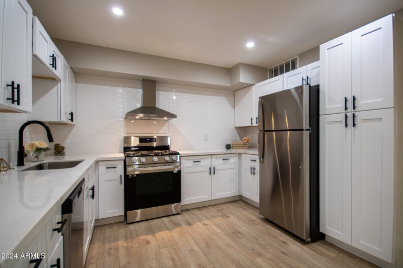 BRAND NEW KITCHEN!