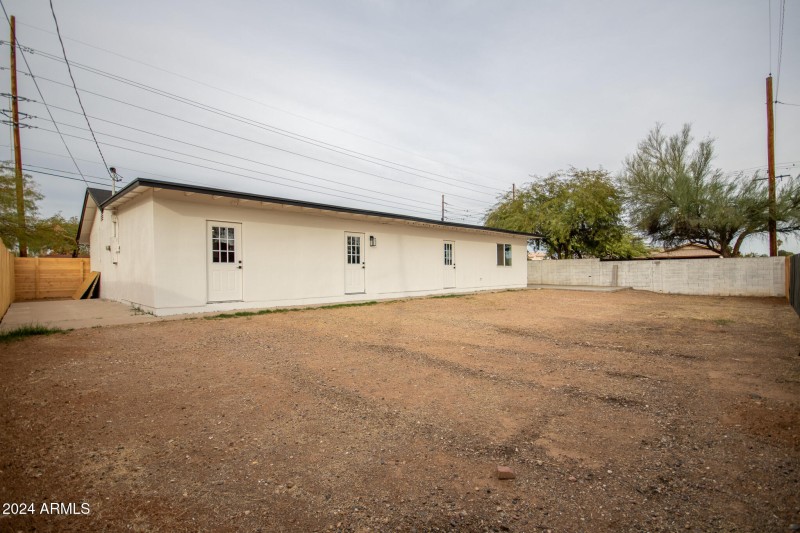 Large Sized Side Yard in the back