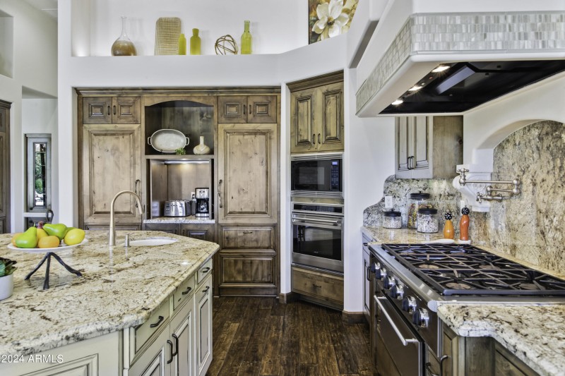Spacious Kitchen