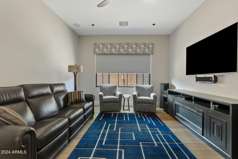 Flex Room