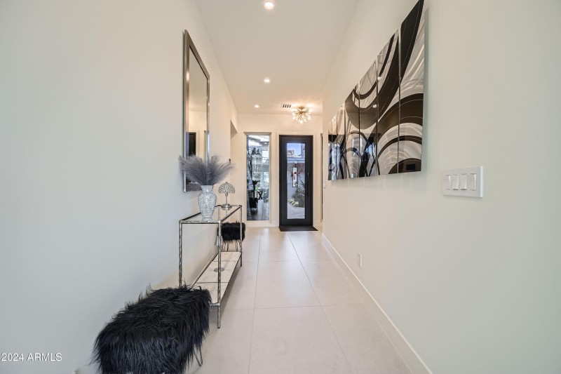 04 Foyer
