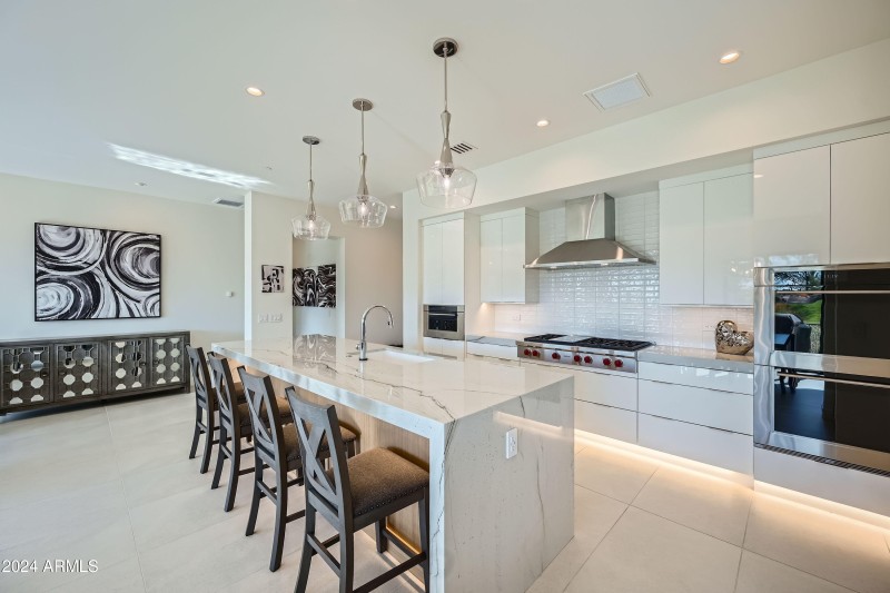 08 Gourmet Kitchen