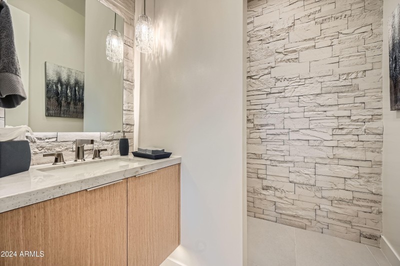 11 Powder Room