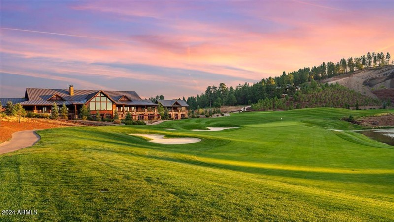 golf clubhouse
