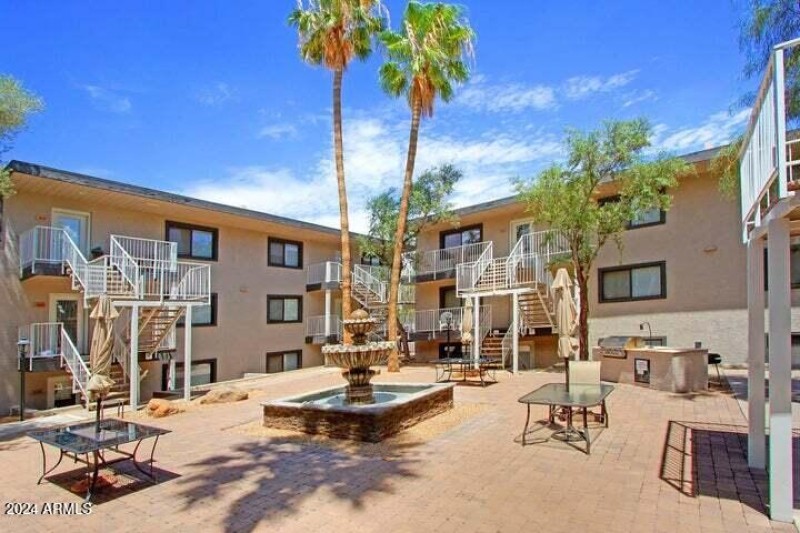 Devonshire Courtyard 2