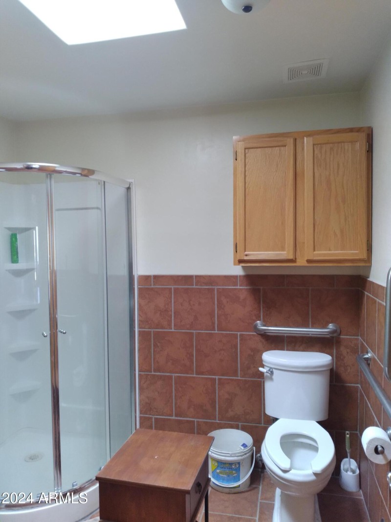 FUll Office Bathroom