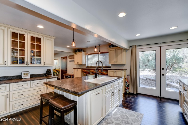 Kitchen 4
