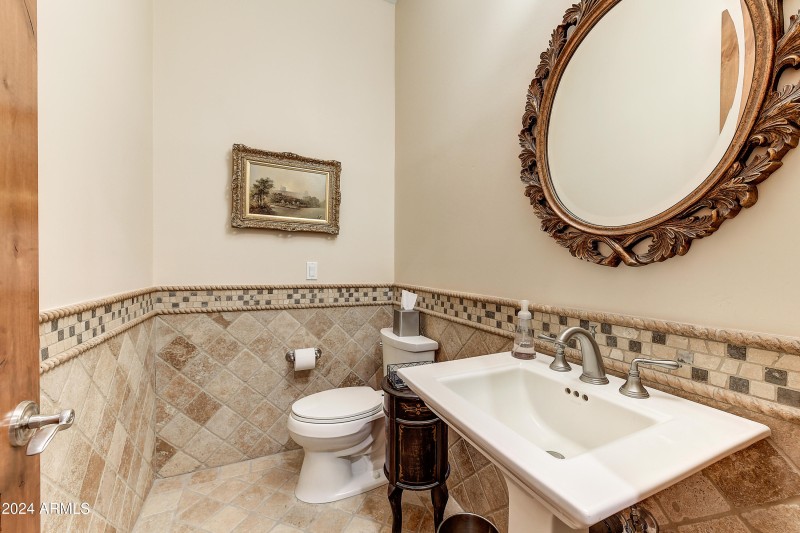 032_Powder Room