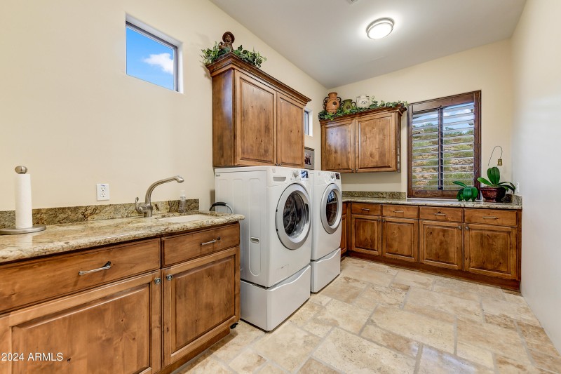033_Laundry Room
