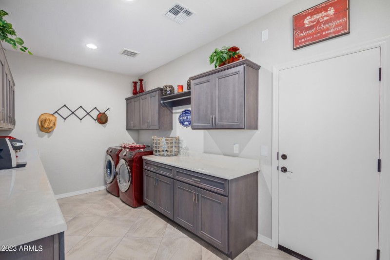 Laundry/Garage entry