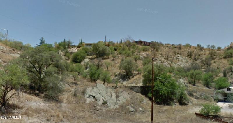 180 E LA CASTELLANA DR