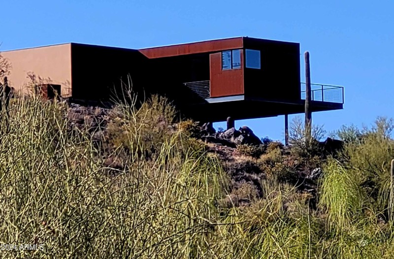 close up of cantilevered home
