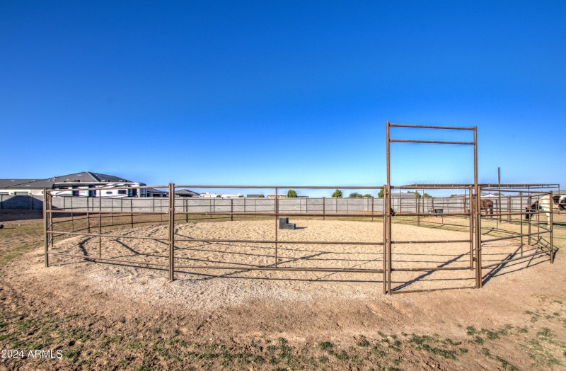 Round pen
