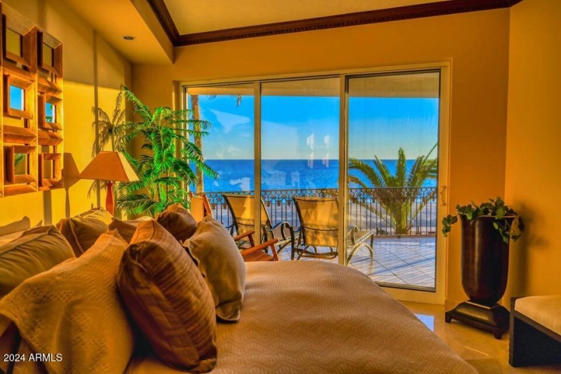 Primary View to Sea