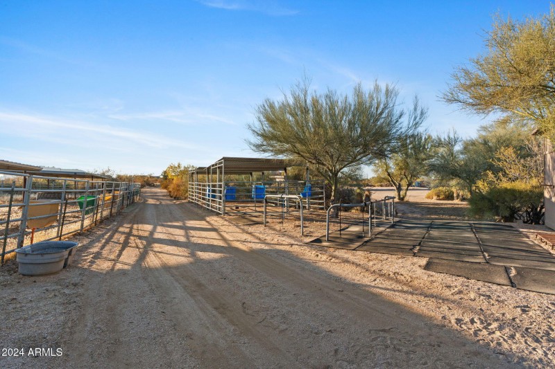 Horse Corral + Saddle Area