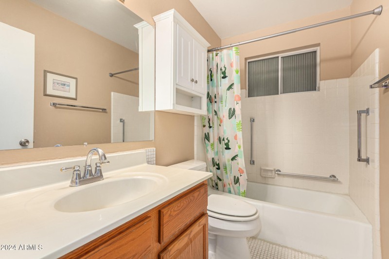 Full Bathroom