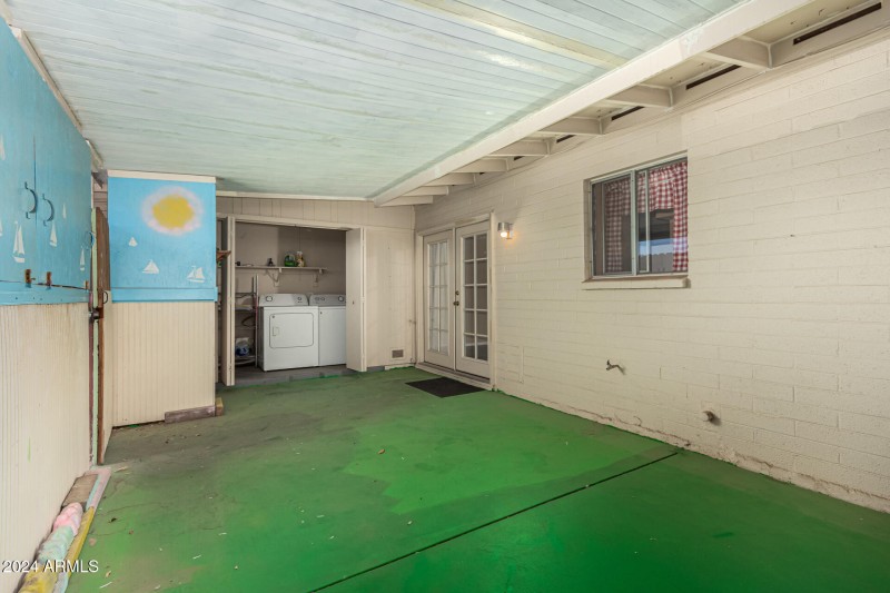 Back patio w/ laundry