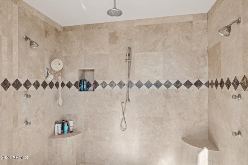 24-web-or-mls-2035-giana-dr