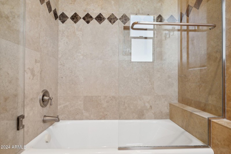 36-web-or-mls-2035-giana-dr