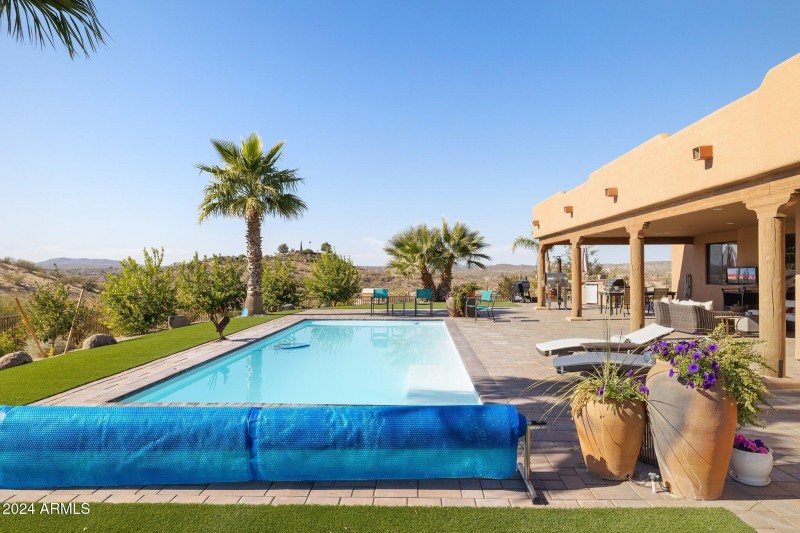 48-web-or-mls-2035-giana-dr