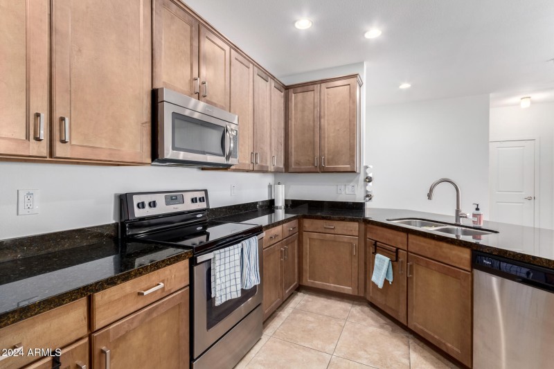 Plenty of Cabinets