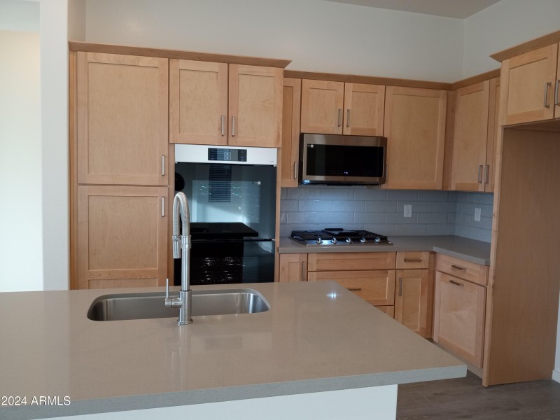 36" Maple Cabinets in "Natural"