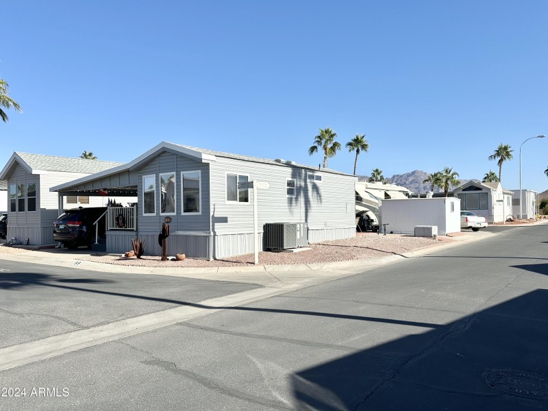 AMAZING CORNER LOT