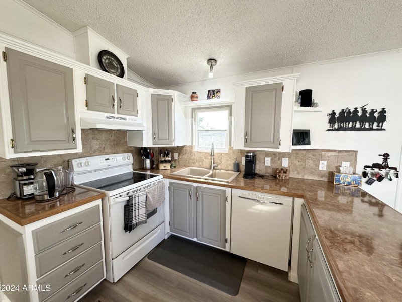 FULL SIZE STOVE