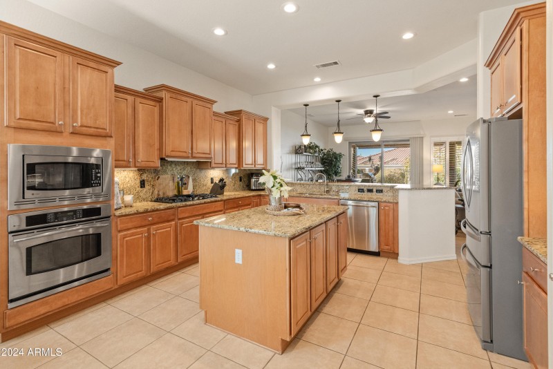20250 N 262nd Dr-40