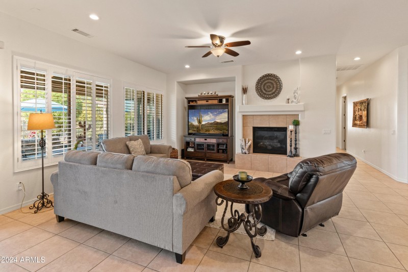 20250 N 262nd Dr-31