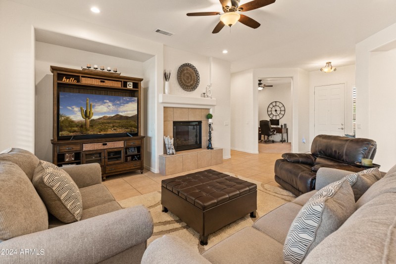 20250 N 262nd Dr-33
