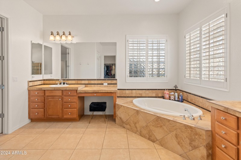 20250 N 262nd Dr-9