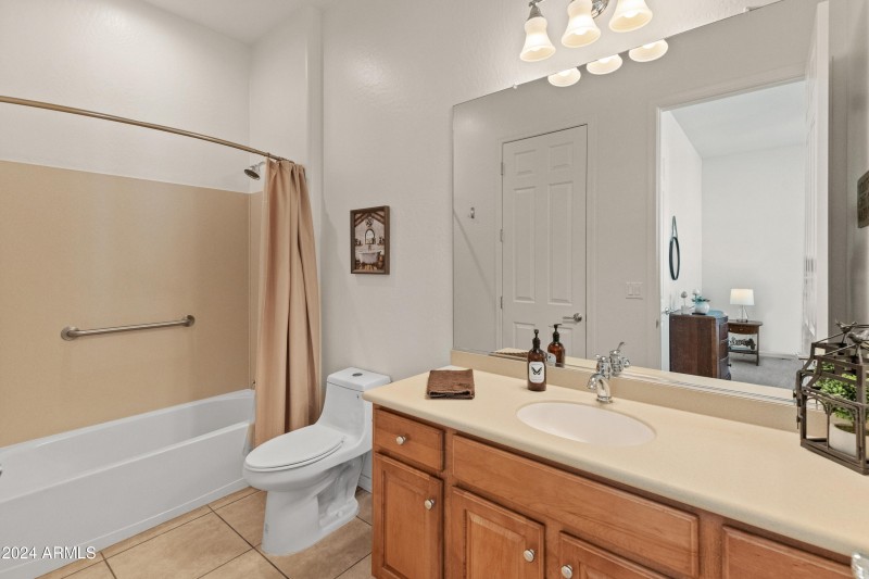 20250 N 262nd Dr-17