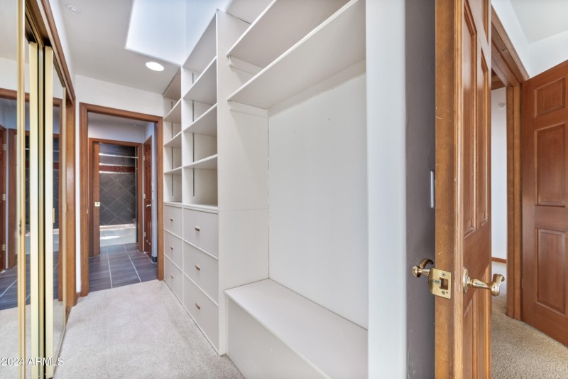 Closet, Shelves, Drawers