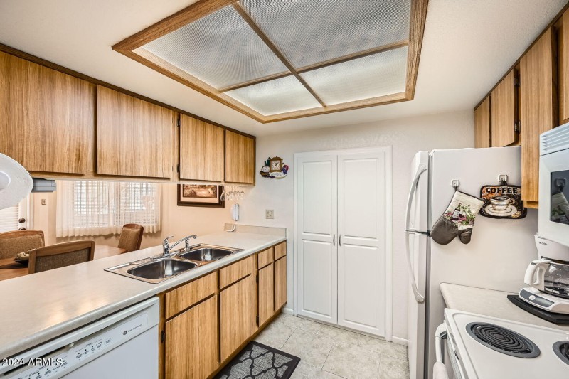 145 N 74th St 108 - Web Quality - 010 -