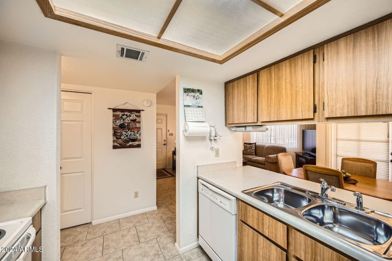 145 N 74th St 108 - Web Quality - 012 -