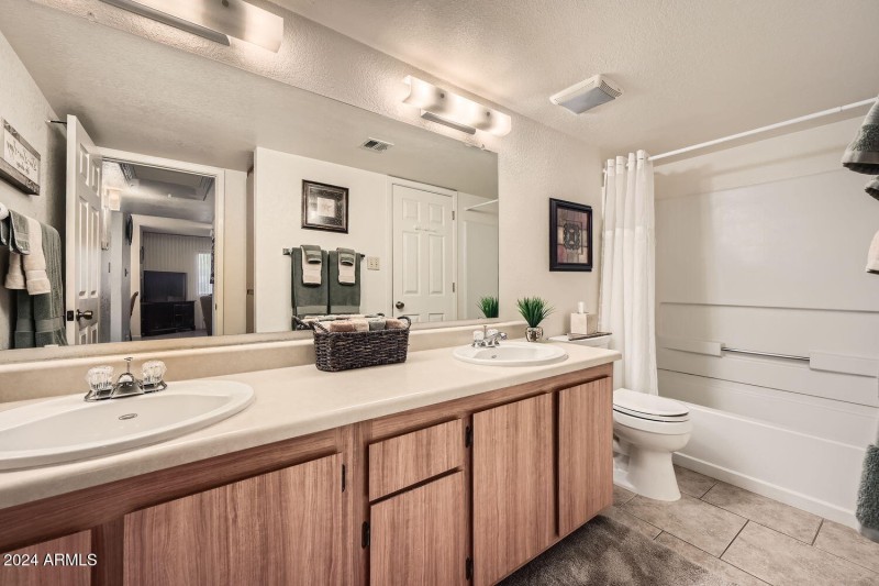 145 N 74th St 108 - Web Quality - 024 -