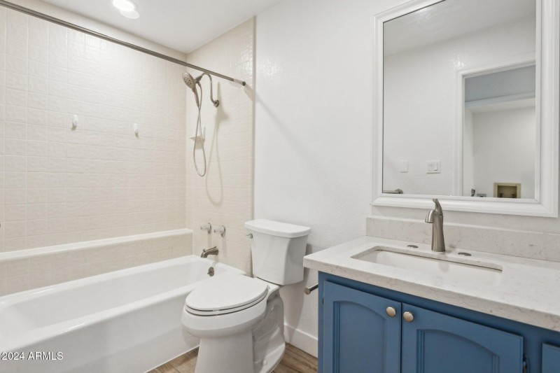 Remodeled Guest En-Suite