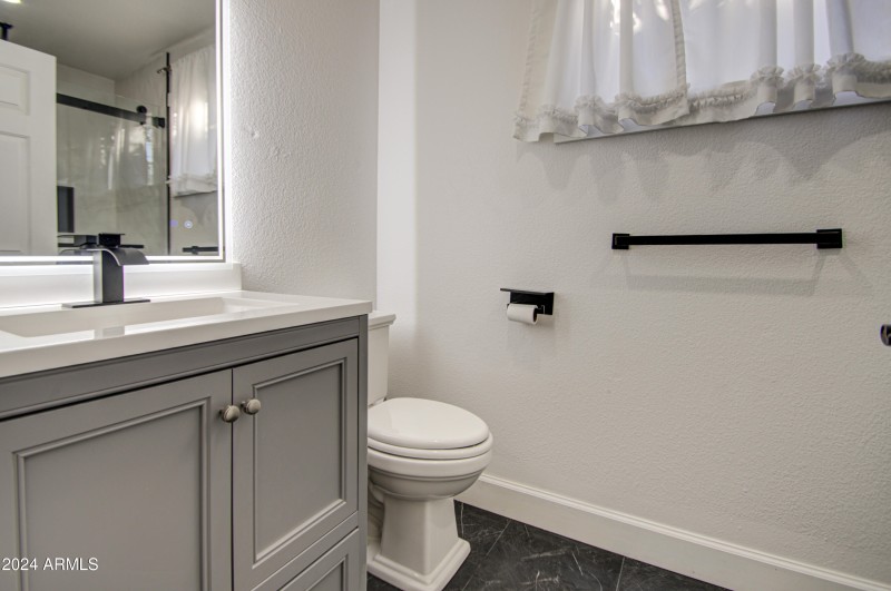 Bathroom 2-pic 1