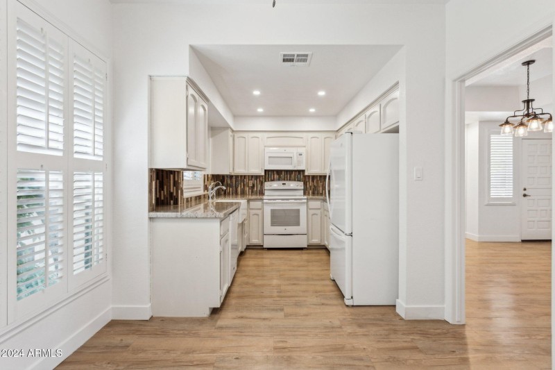 Breakfast Area off Kitchen
