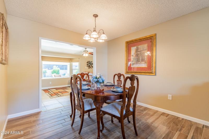 Camelot dining table