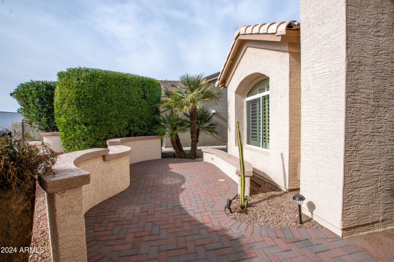 FrontCourtyard2