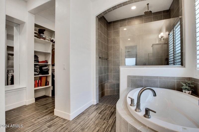 Primary Soaker Tub
