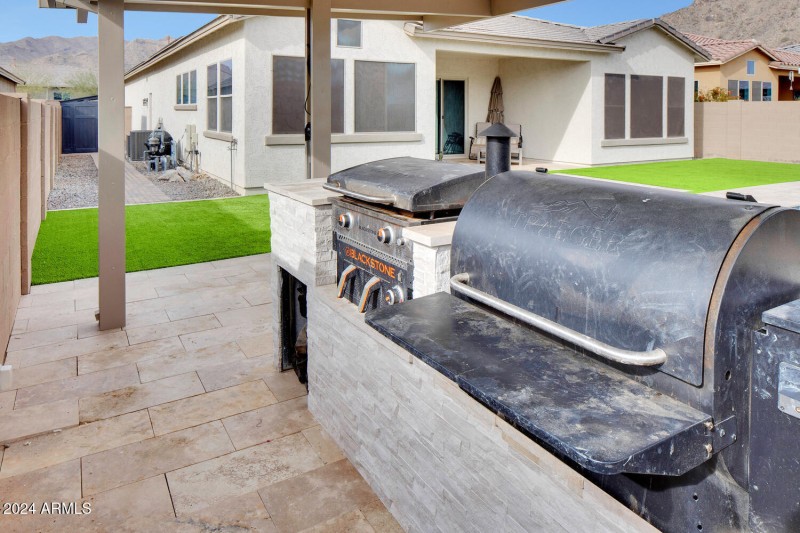 Grill and Smoker Island