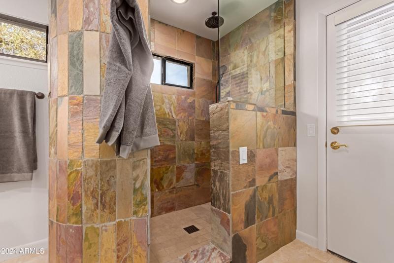 0035-35 - Coyote Pass