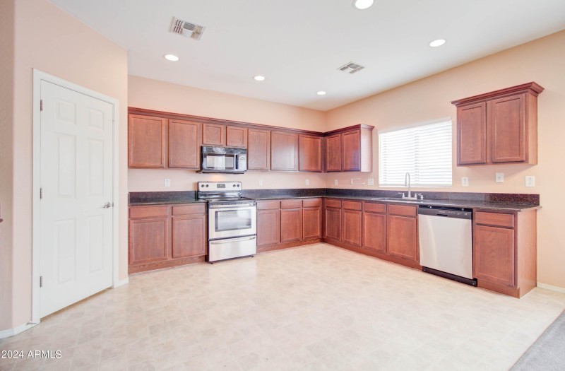 5659 S 239th Dr-23