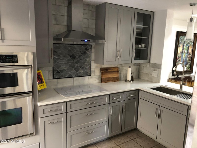 Kitchen Prep & Cooking area