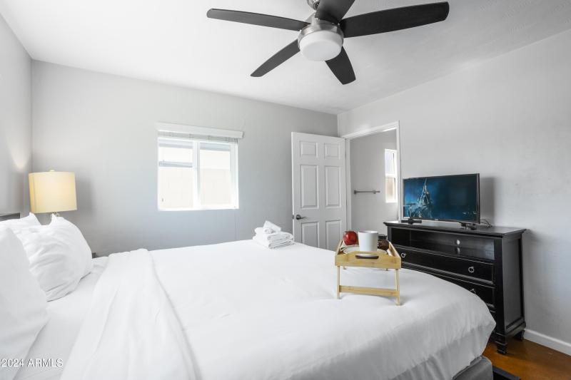 PropertyImageCo_7702EVerdeLn_WEB8