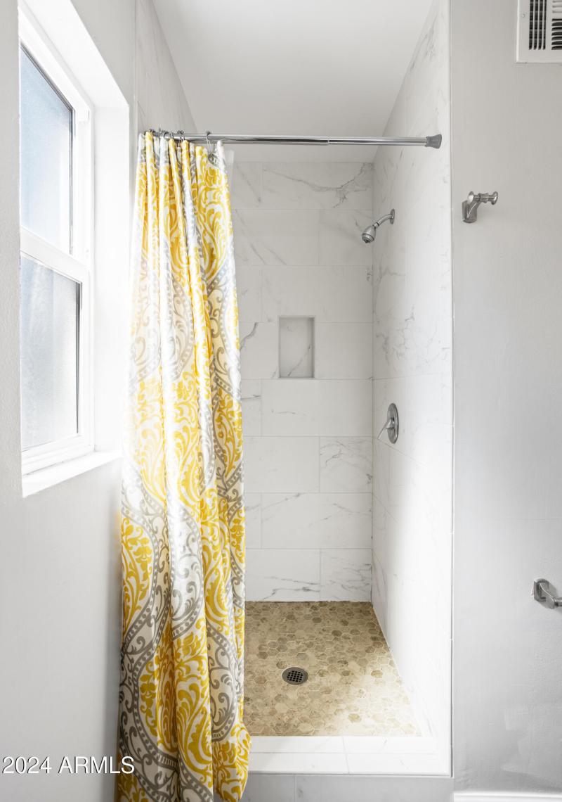 PropertyImageCo_7702EVerdeLn_WEB12